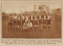 873366 Groepsportret van het voetbalelftal van de Utrechtse R.K. voetbalclub H.M.S. ('Houd Moedig Stand') bij de ...